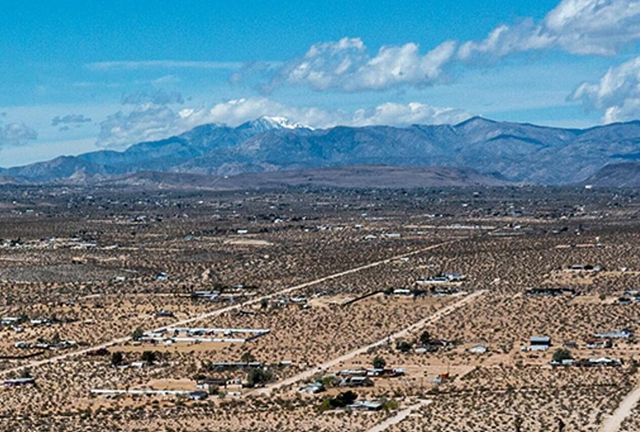 141 La Crescenta Drive, Joshua Tree, CA 92252