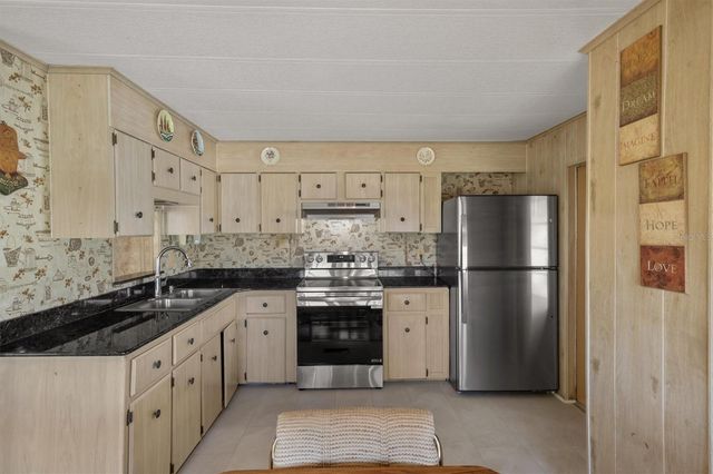 6721 CANTERBURY DRIVE NE, Winter Haven, FL 33881