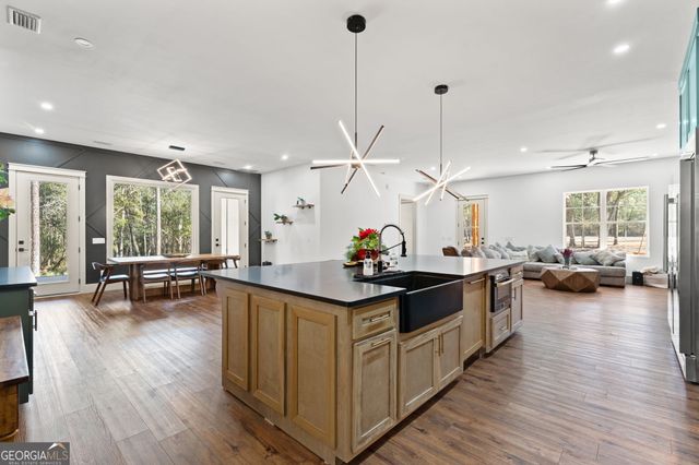 6034 Turkey Oak Road, Blackshear, GA 31516