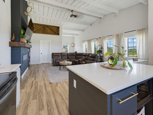 129 Coyote Cave Lane, Alvord, TX 76225