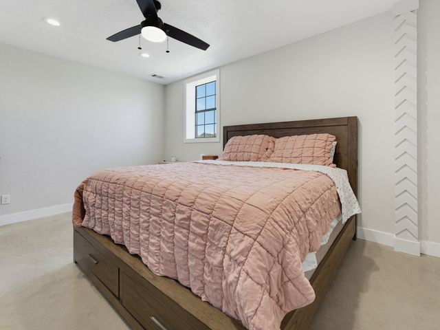 129 Coyote Cave Lane, Alvord, TX 76225