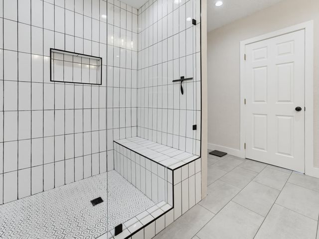 129 Coyote Cave Lane, Alvord, TX 76225