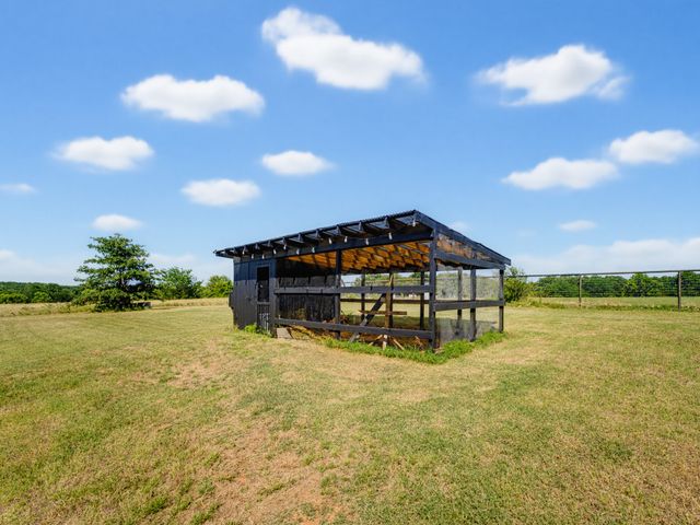 129 Coyote Cave Lane, Alvord, TX 76225