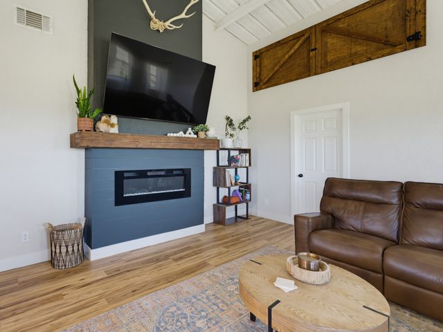 129 Coyote Cave Lane, Alvord, TX 76225