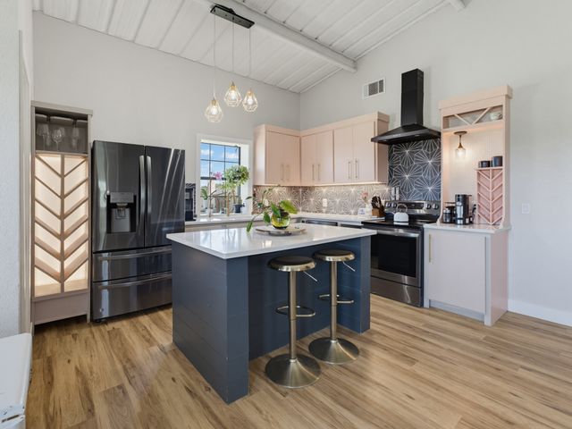 129 Coyote Cave Lane, Alvord, TX 76225