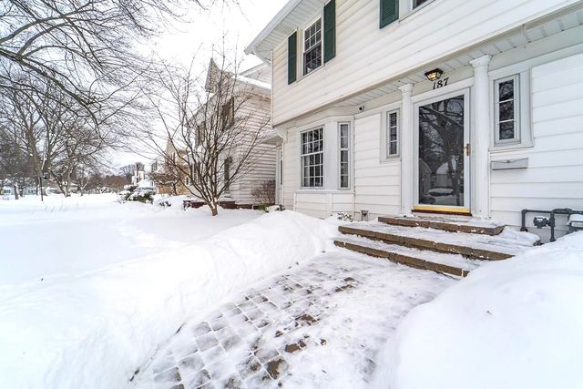 187 Chestnut Hill Drive, Irondequoit, NY 14617