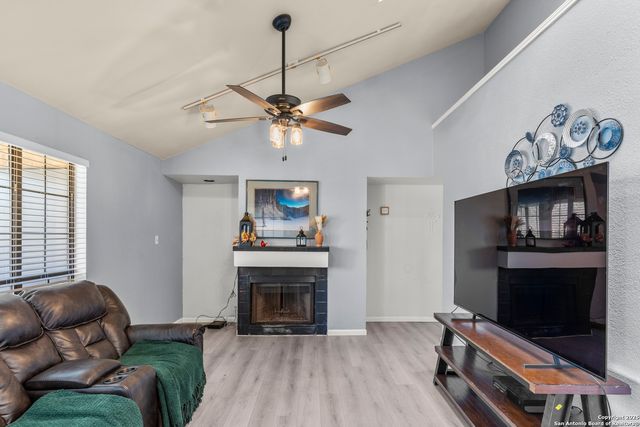 6100 Woodlake Pkwy Apt 312, San Antonio, TX 78244