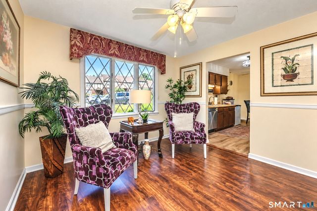 12 Derbyshire 12, Derby, CT 06418