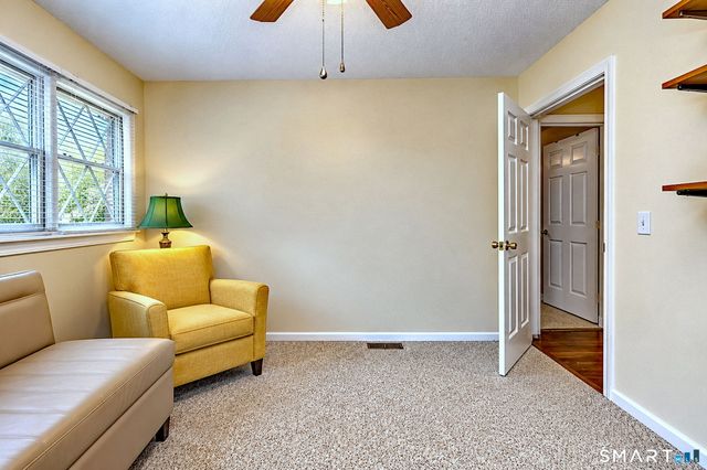 12 Derbyshire 12, Derby, CT 06418
