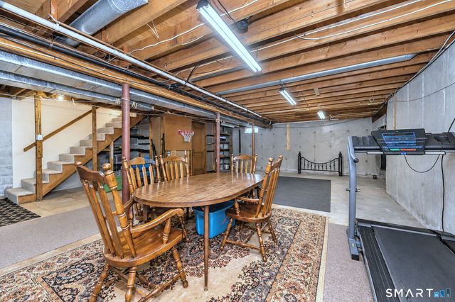 12 Derbyshire 12, Derby, CT 06418