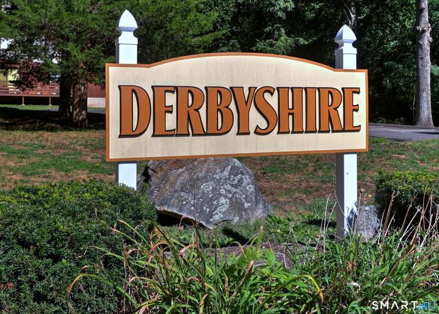 12 Derbyshire 12, Derby, CT 06418