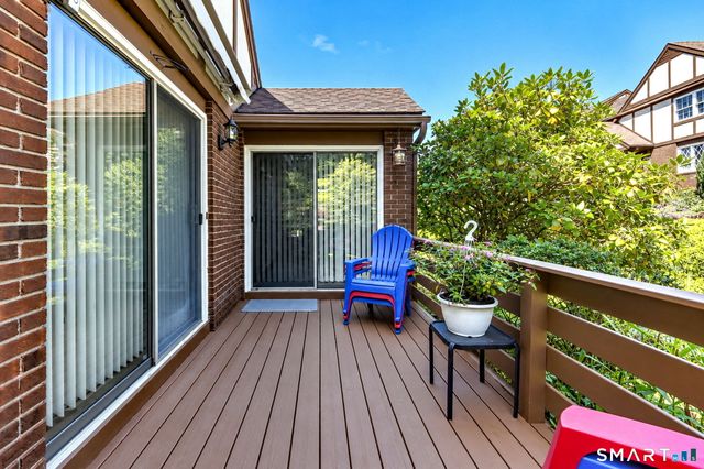 12 Derbyshire 12, Derby, CT 06418