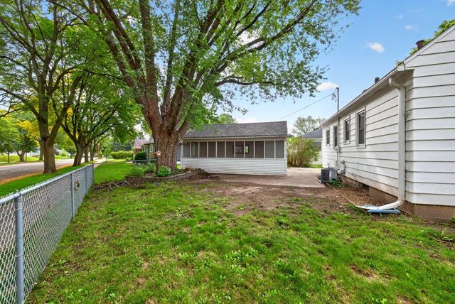 1438 15th Avenue NW, Rochester, MN 55901