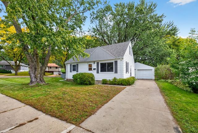 1438 15th Avenue NW, Rochester, MN 55901