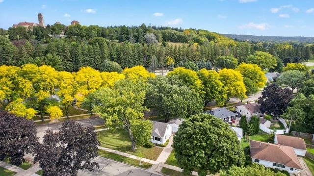 1438 15th Avenue NW, Rochester, MN 55901