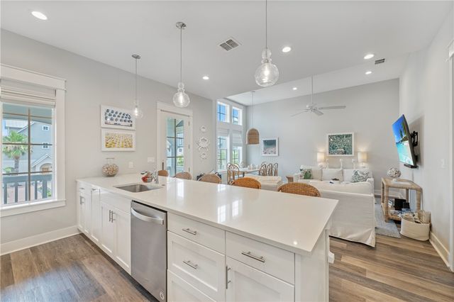 181 Sunset Ave, Port Aransas, TX 78373