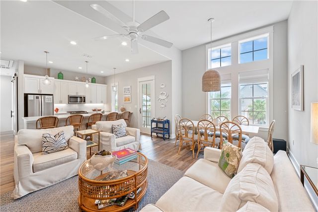 181 Sunset Ave, Port Aransas, TX 78373