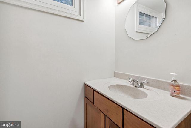 5203 ELSMERE AVE, Bethesda, MD 20814