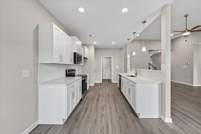 2692 Brewster Dr, Clarksville, TN 37042