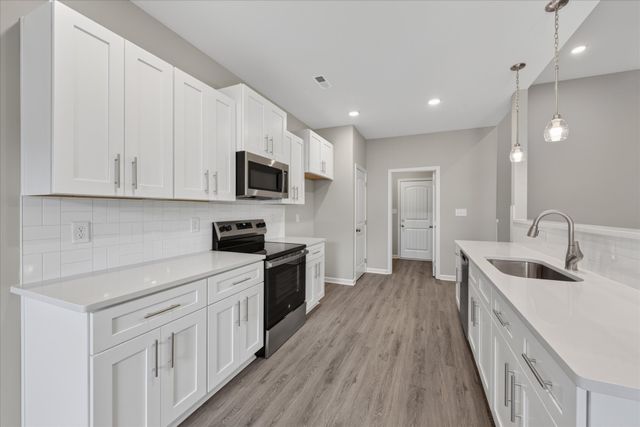 2692 Brewster Dr, Clarksville, TN 37042