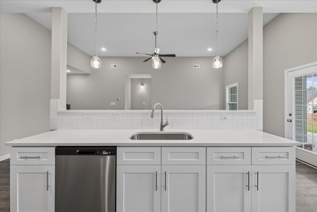 2692 Brewster Dr, Clarksville, TN 37042