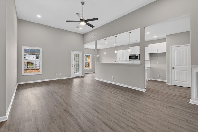 2692 Brewster Dr, Clarksville, TN 37042