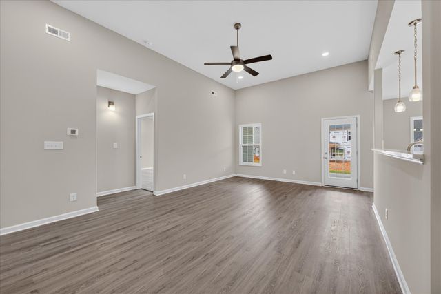 2692 Brewster Dr, Clarksville, TN 37042