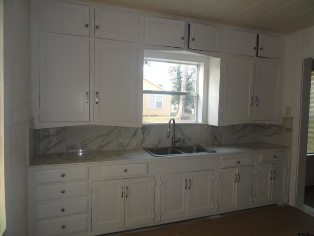 1203 S GLENWOOD, Tyler, TX 75701