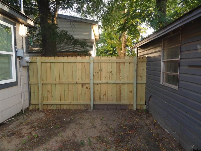 1203 S GLENWOOD, Tyler, TX 75701