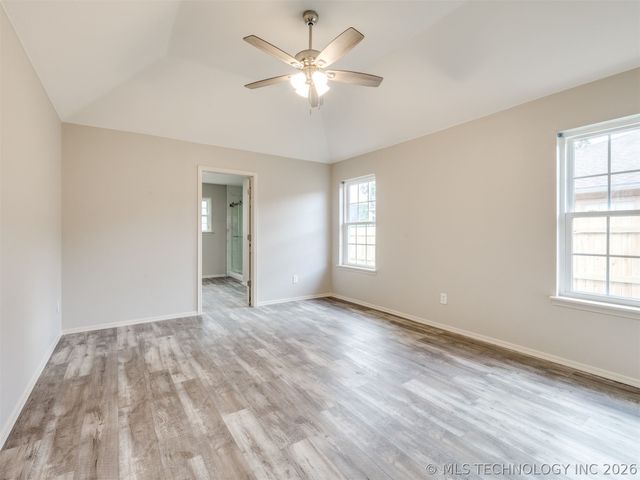 5324 S Redbud Place, Sand Springs, OK 74063