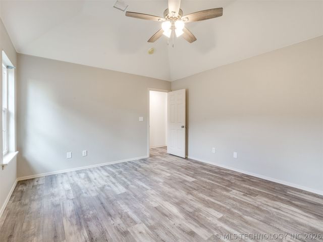 5324 S Redbud Place, Sand Springs, OK 74063