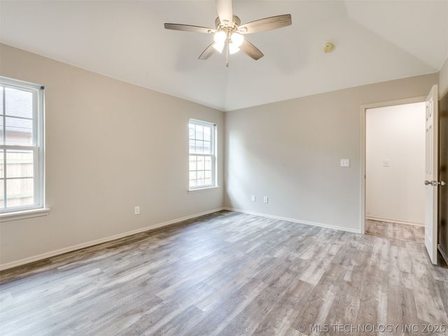 5324 S Redbud Place, Sand Springs, OK 74063