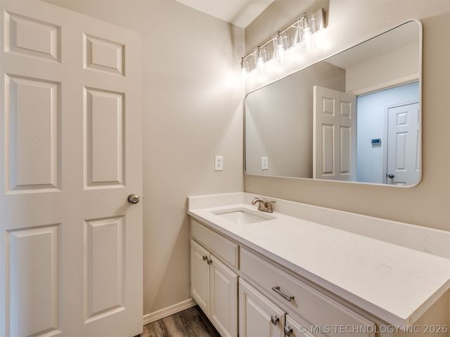 5324 S Redbud Place, Sand Springs, OK 74063