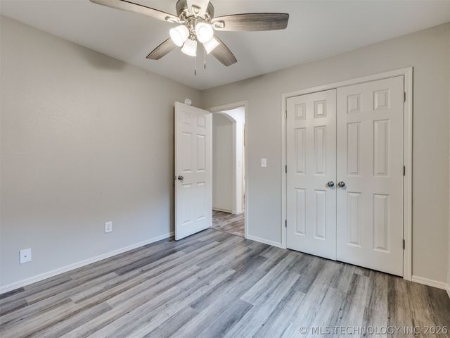 5324 S Redbud Place, Sand Springs, OK 74063