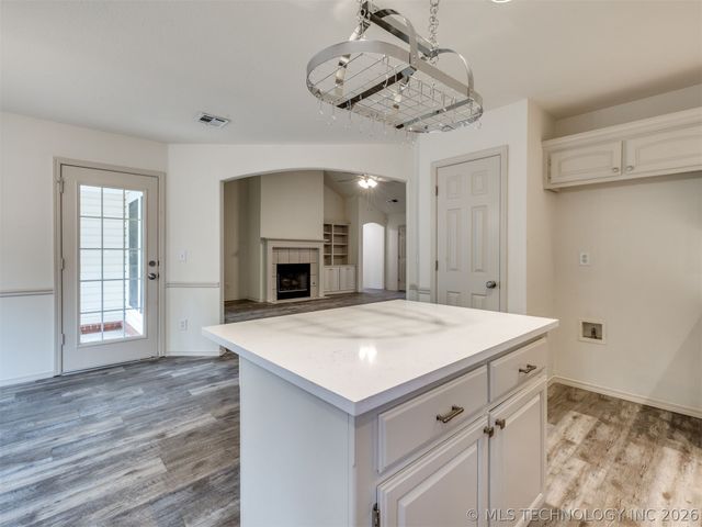 5324 S Redbud Place, Sand Springs, OK 74063