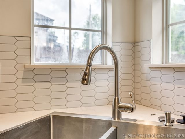 5324 S Redbud Place, Sand Springs, OK 74063