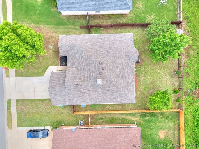 5324 S Redbud Place, Sand Springs, OK 74063