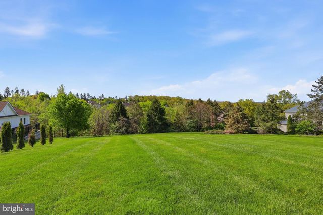 1120 BROOKWAY DR, York, PA 17403