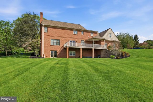 1120 BROOKWAY DR, York, PA 17403