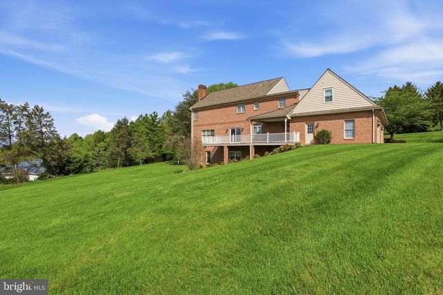 1120 BROOKWAY DR, York, PA 17403