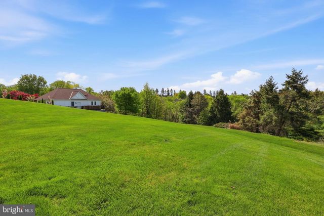1120 BROOKWAY DR, York, PA 17403