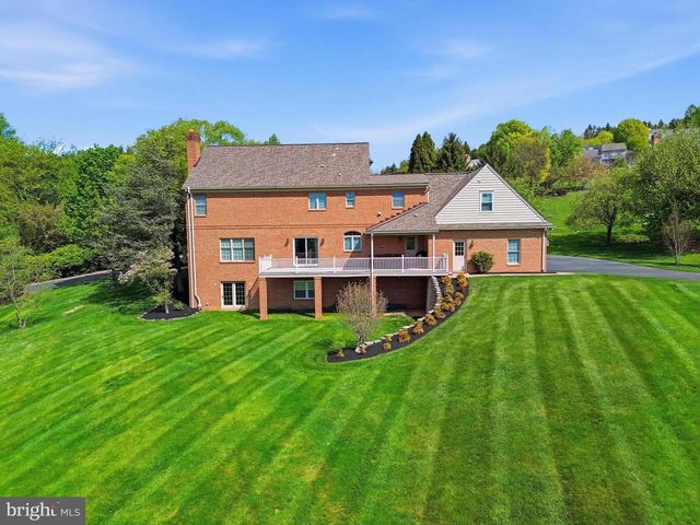 1120 BROOKWAY DR, York, PA 17403