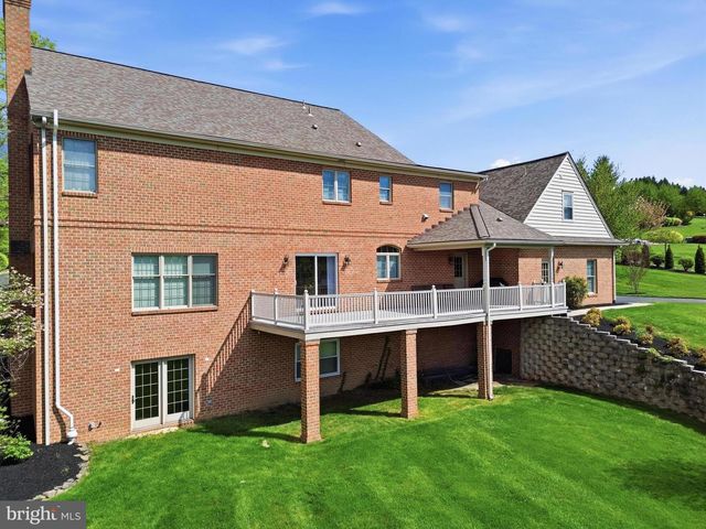 1120 BROOKWAY DR, York, PA 17403