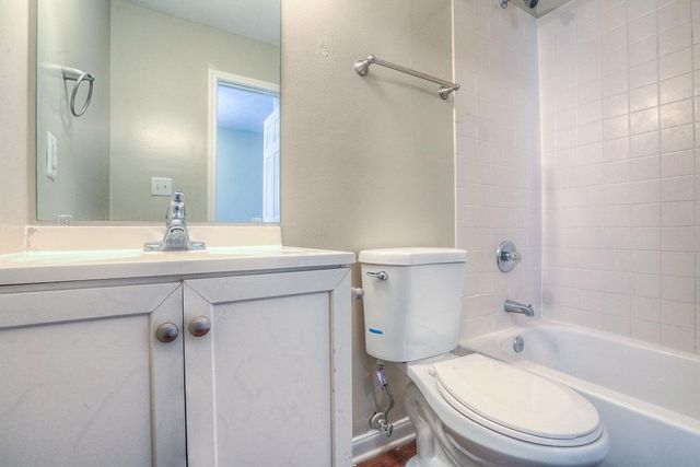 10610 Pine Landing Drive B, Houston, TX 77088