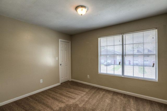 10610 Pine Landing Drive B, Houston, TX 77088