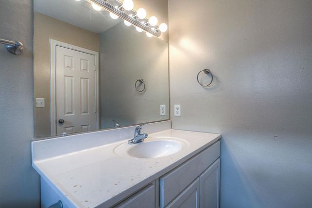 10610 Pine Landing Drive B, Houston, TX 77088