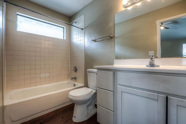 10610 Pine Landing Drive B, Houston, TX 77088