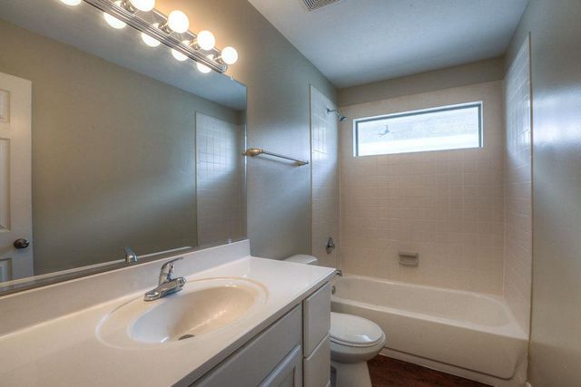 10610 Pine Landing Drive B, Houston, TX 77088