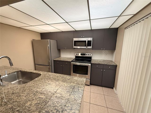 5279 CORAL COURT 626, Orlando, FL 32811