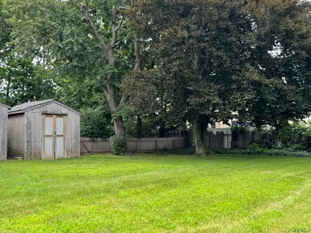6 Tredwell Avenue, Syosset, NY 11791
